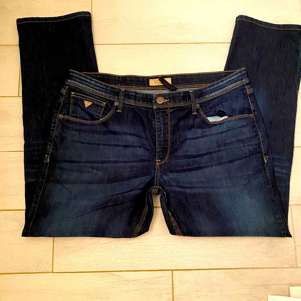 EUC Guess Men’s Vermont Slim Dark Wash Jeans 38” Waist Denim